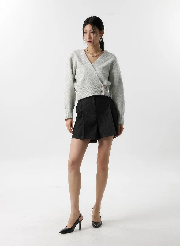 ladies silk pullovers-Pintuck Denim Shorts IS315