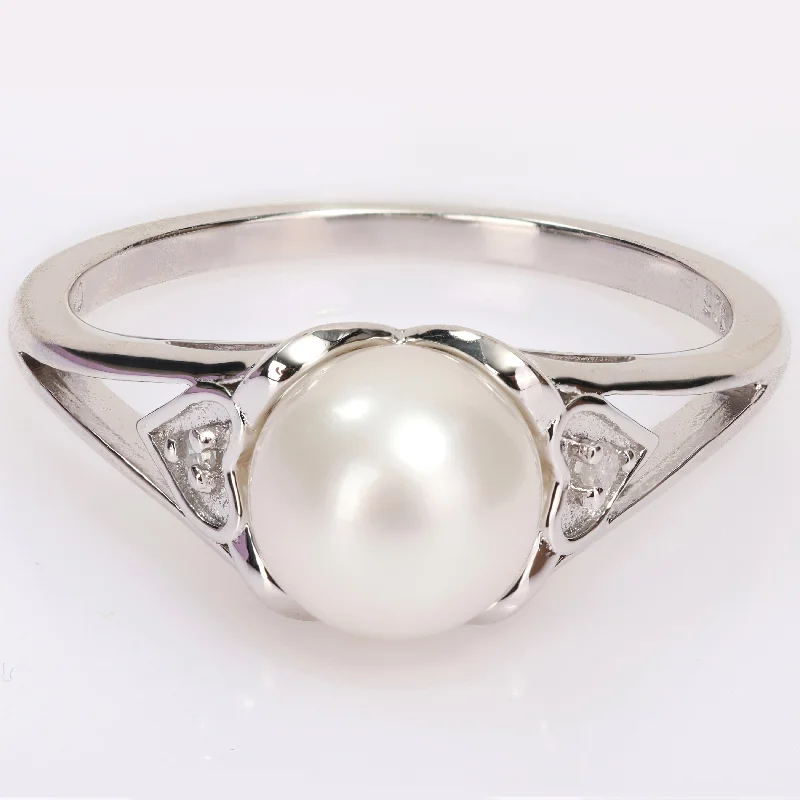 luxury agate stud necklaces-Miadora Sterling Silver Cultured FW Pearl & Diamond Accent Solitaire Split Shank Ring (7-7.5mm)