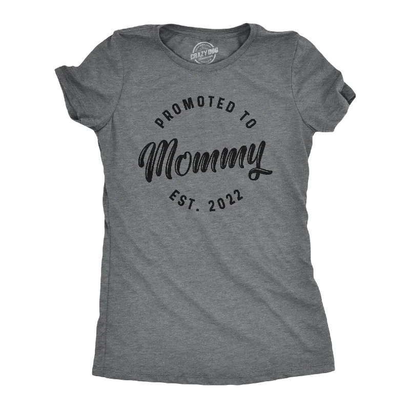 women’s wide-leg joggers-Womens Promoted To Mommy 2022 Tshirt Funny New Baby Family Graphic Tee